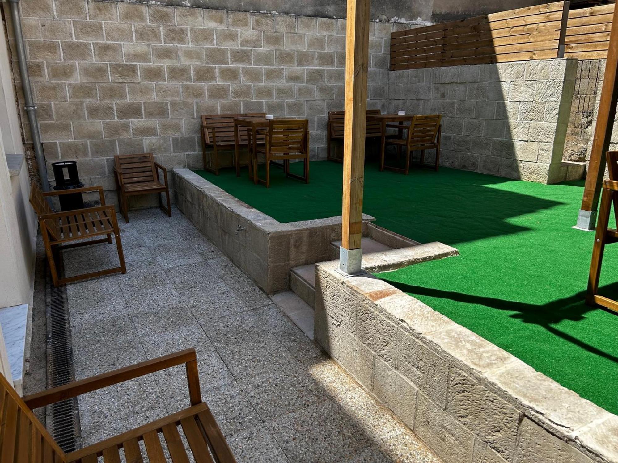 Bohobos Hostel Antibes Exterior photo